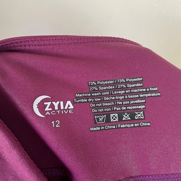 ZYIA Lipgloss Metallic Light N Tight High Rise Capri Legging Merlot - Picture 9 of 9